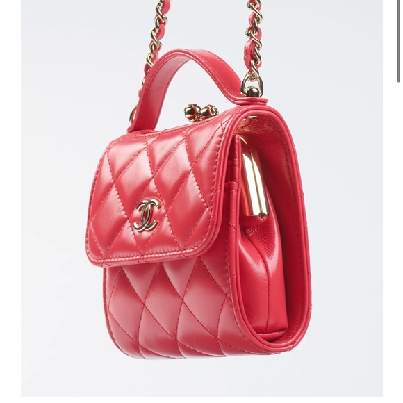 New Chanel Clutch on Chain bag - Picture 14 of 15